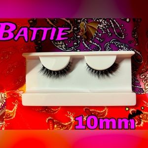 Battie ( lashes)